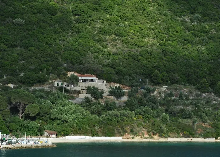 Poli * Stavros (Ithaka)