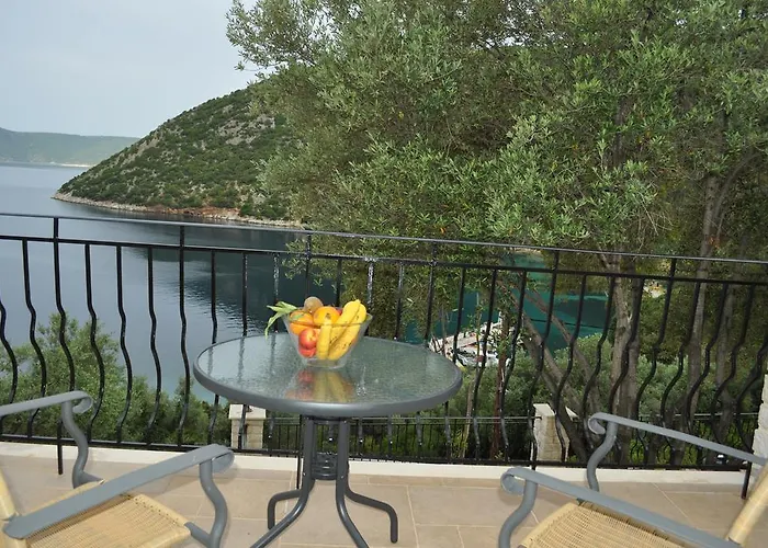 בית נופש Poli